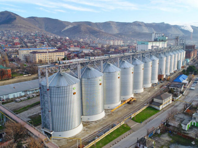 5 декабря 2017 года на Новороссийском комбинате хлебопродуктов была запущена в эксплуатацию первая очередь нового элеватора с объемом хранения 100 тысяч тонн зерновых, построенного ГК «АВГ. ГК «АВГ», г. Батайск, Ростовская область.
